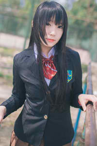 减去朱竹清的衣服